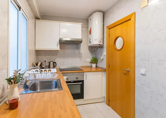 Invalencia Negrito Flat 3 Bdrm & 2 Wc Center * Valencia