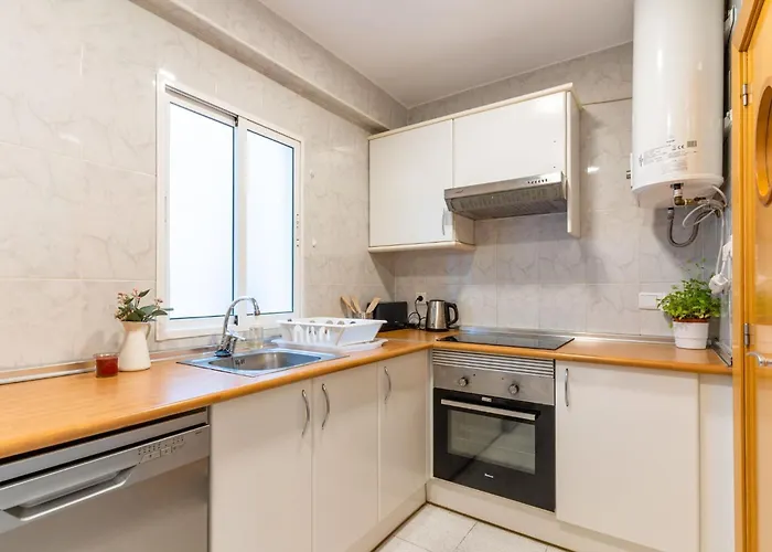 Invalencia Negrito Flat 3 Bdrm & 2 Wc Center *